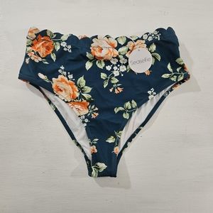 NWT Seaselfie scalloped swim bottom women's size medium